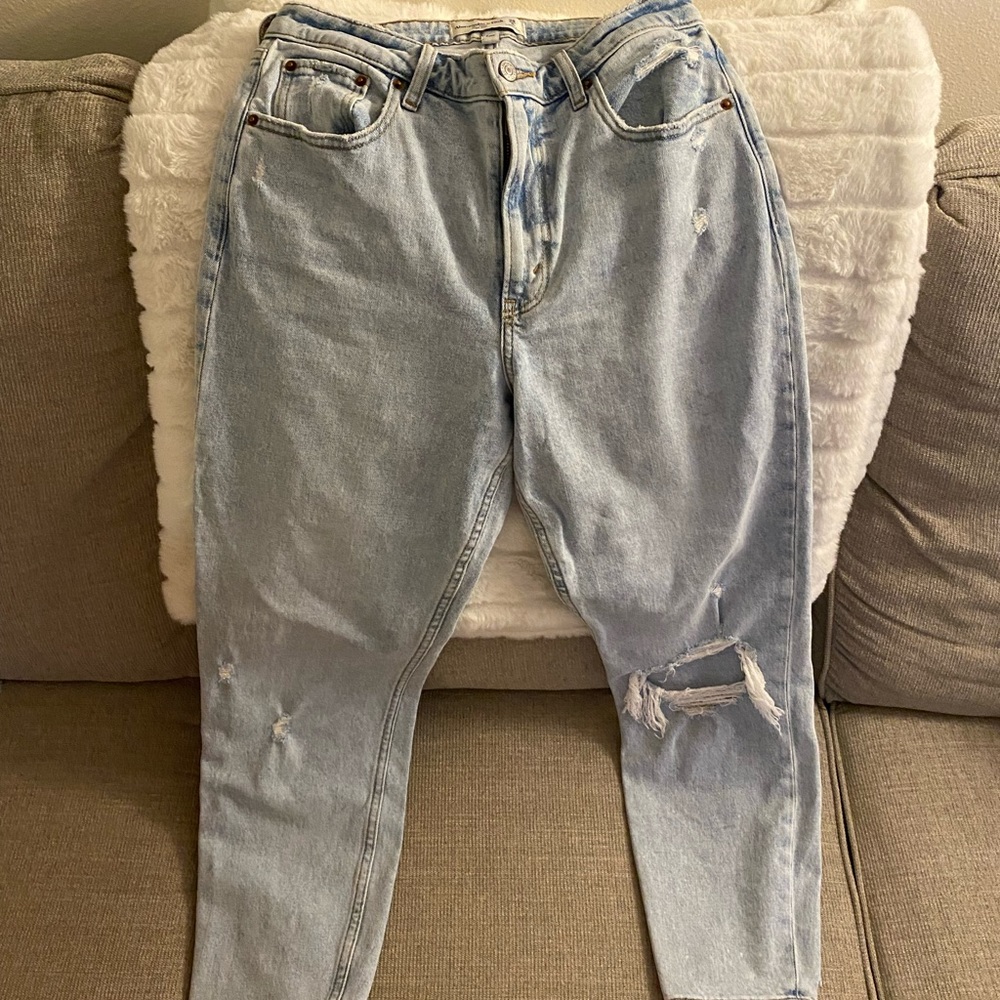 Abercrombie and Fitch Mom jeans High Rise
